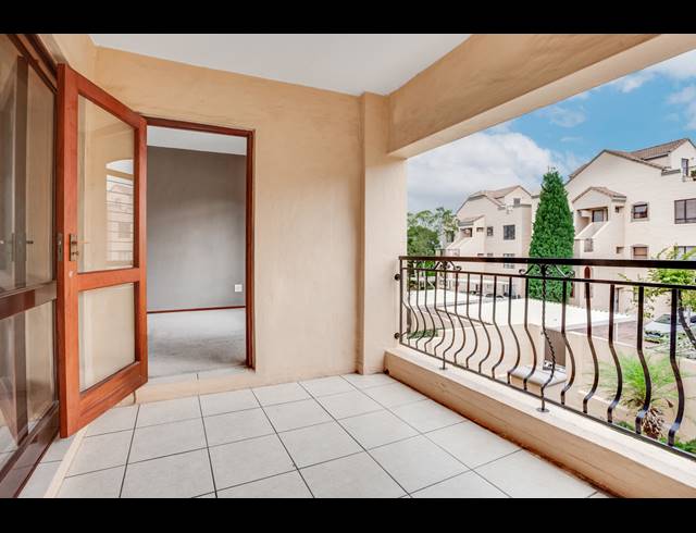 2 BEDROOM APARTMENT FOR SALE IN LONEHILL